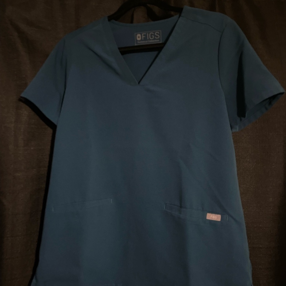 Figs small scrub top.